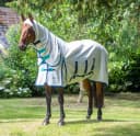 Shires Highlander Plus eksem- och flugtäcke 135 cm