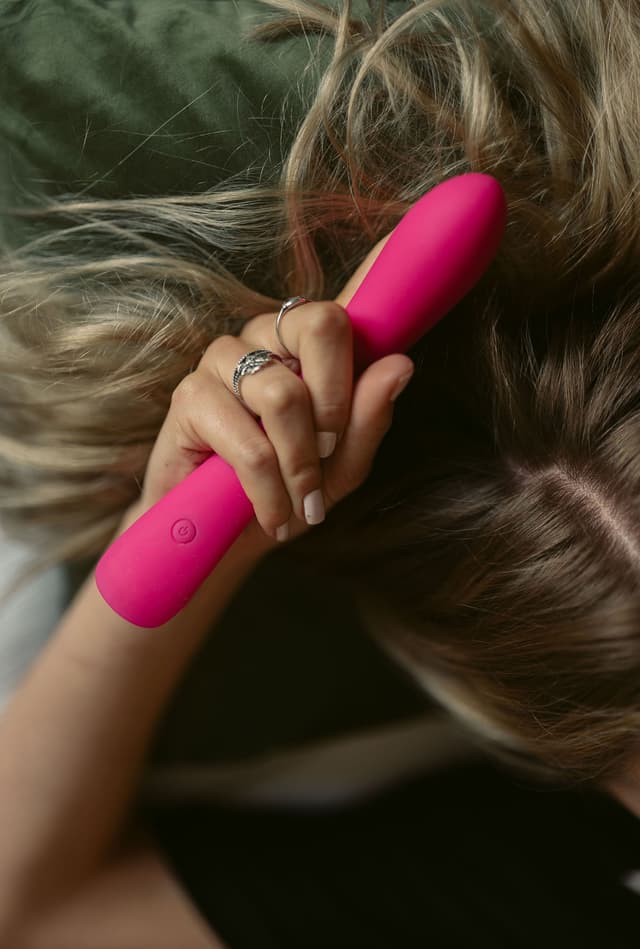 YelloohOne-hand Vibrating G-spot Dildo – Bästa klassiska design – g-punktsvibrator bäst i test 2026