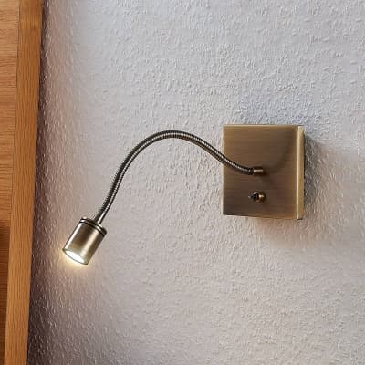 Led-vägg-läslampa Mayar Med Flexarm, Antikmässing – Budgetfavorit – sänglampa vägg bäst i test 2026